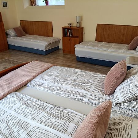 Cehmesterek Apartman Eger Ngoại thất bức ảnh