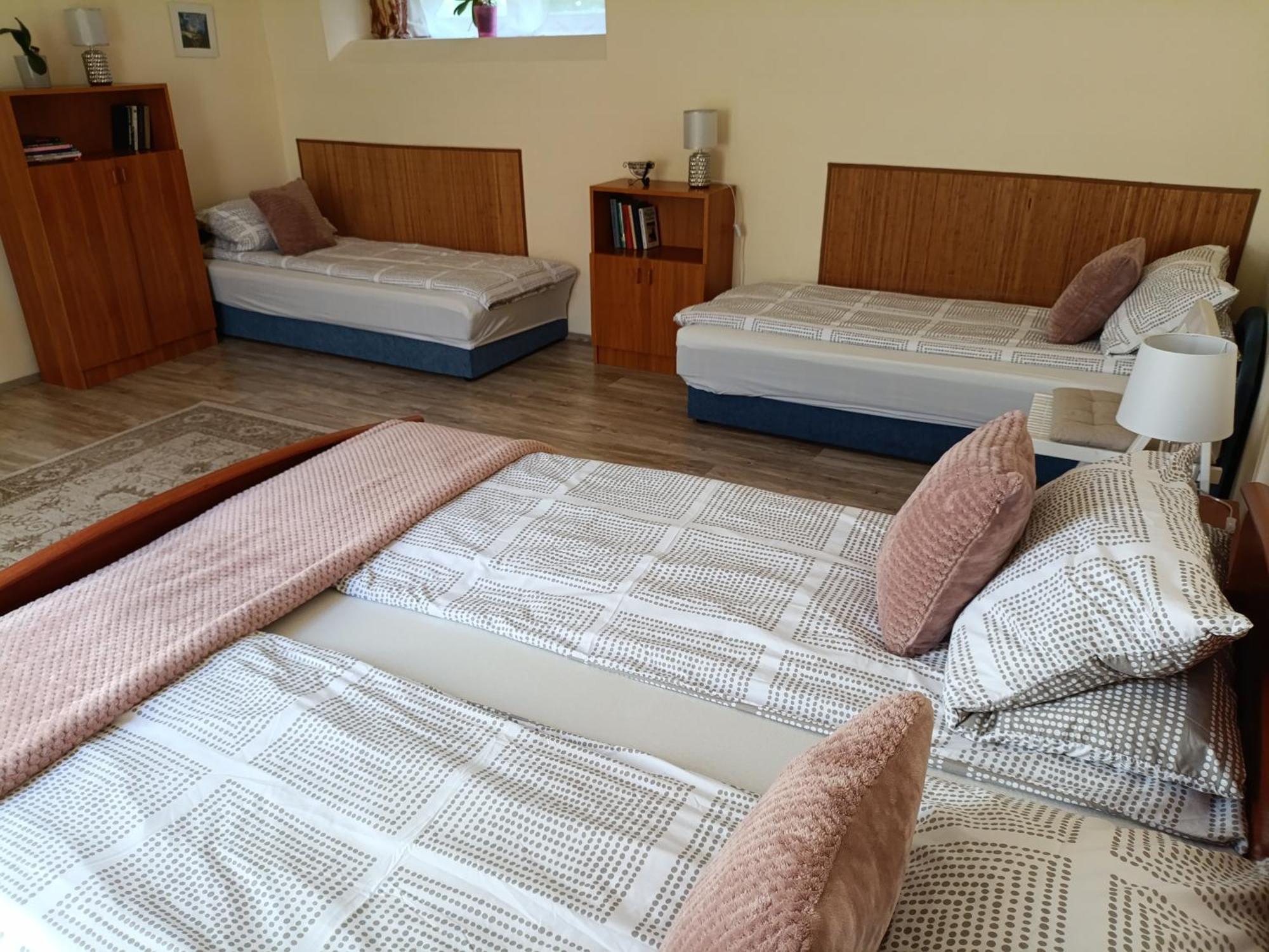 Cehmesterek Apartman Eger Ngoại thất bức ảnh
